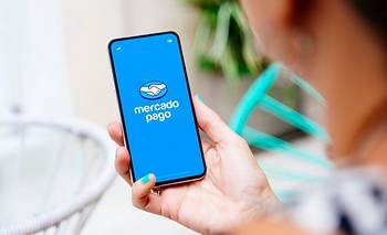 Mercado Pago enfrenta una demanda por cobrar intereses de más del 1300 % anual