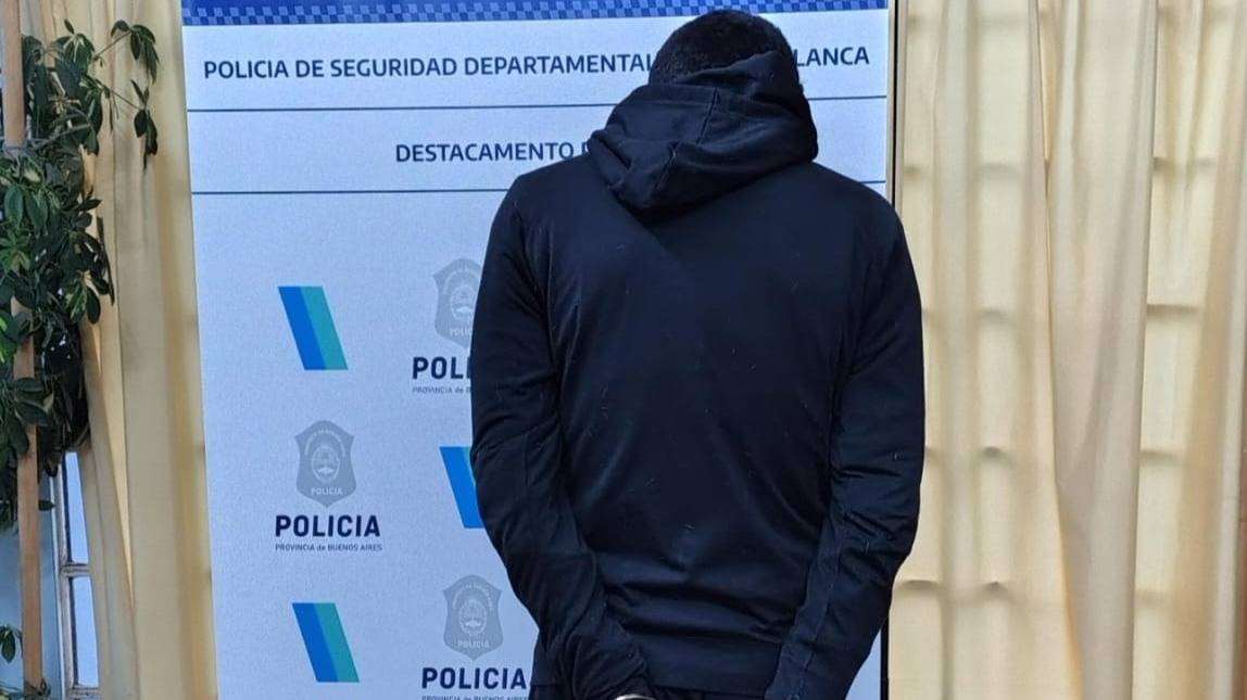 Arrestaron a dos personas y recuperaron elementos robados
