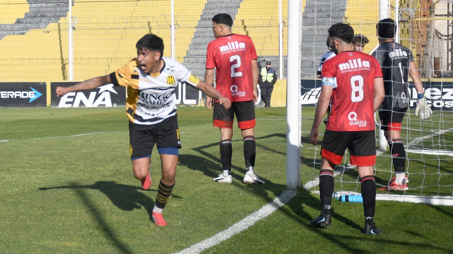 Esta vez a Olimpo no le sobraron los goles, pero le alcanzó con su goleador: 1-0 a Dublin con tanto de Colmenares