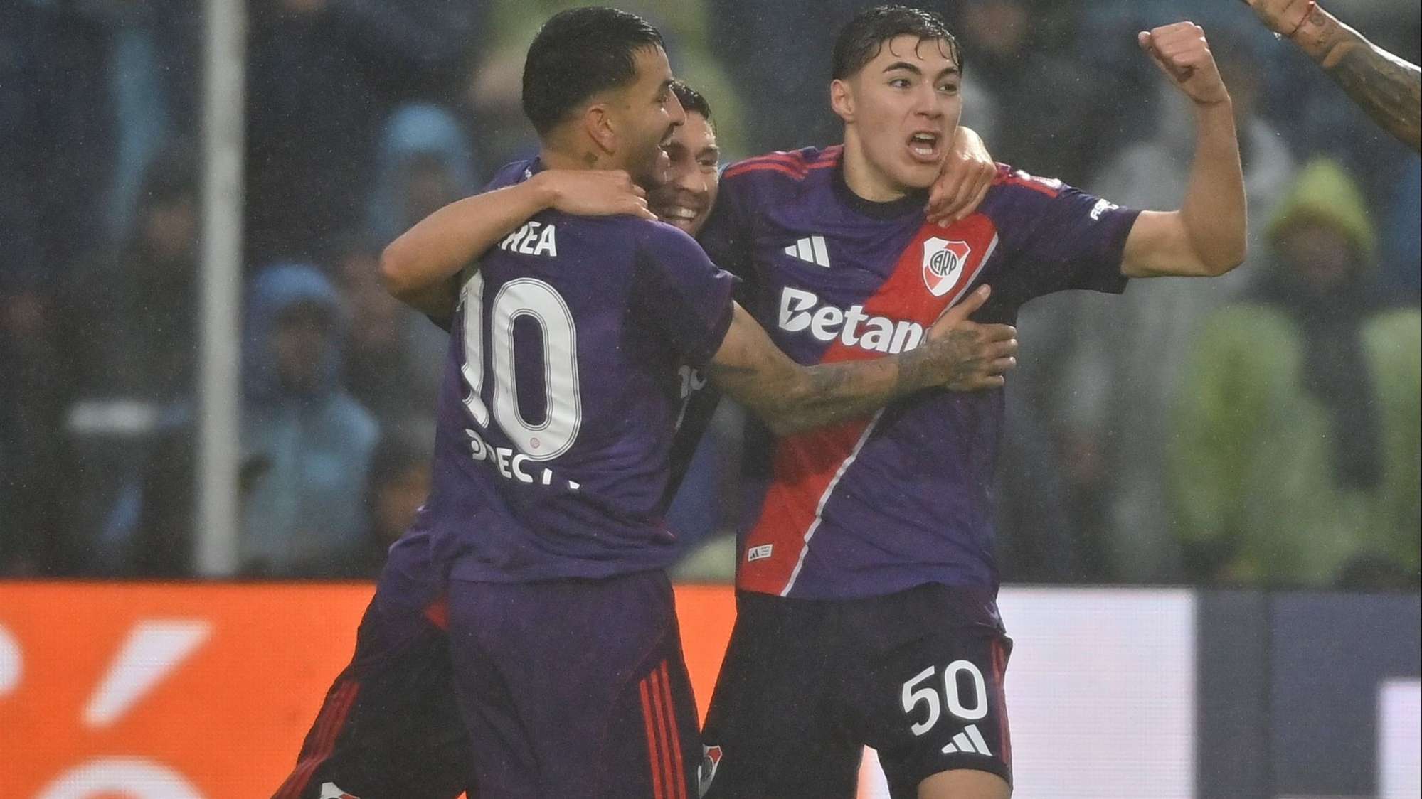 El River de Ponzio sigue de racha: le ganó en la hora a Atlético Tucumán 2 a 1