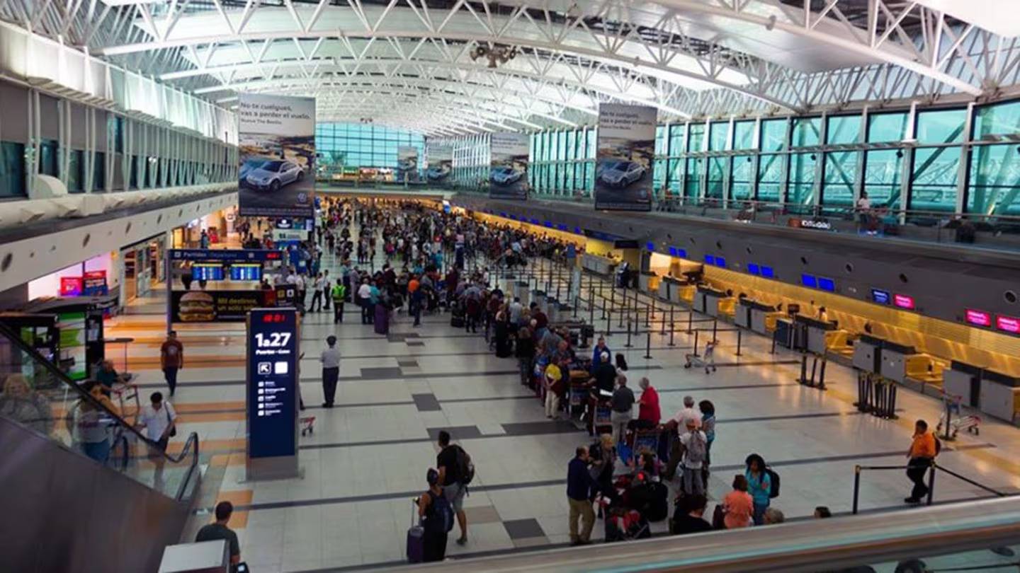 Boom de compras en el exterior: en agosto llegaron 2,9 millones de kilos en mercadería a Ezeiza