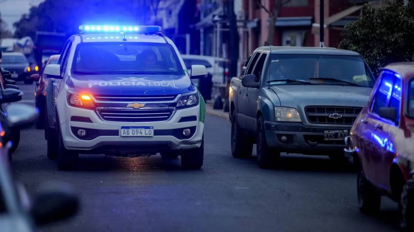 Misterio en un hotel del conurbano: encontraron muerto a un huésped junto a una amoladora encendida