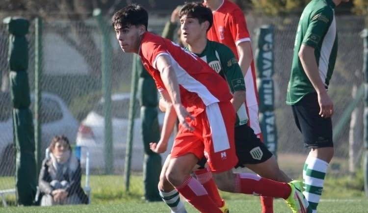 De chico vendió rifas, iba a entrenar a Olimpo en bici y cumplió el sueño de llegar al fútbol grande