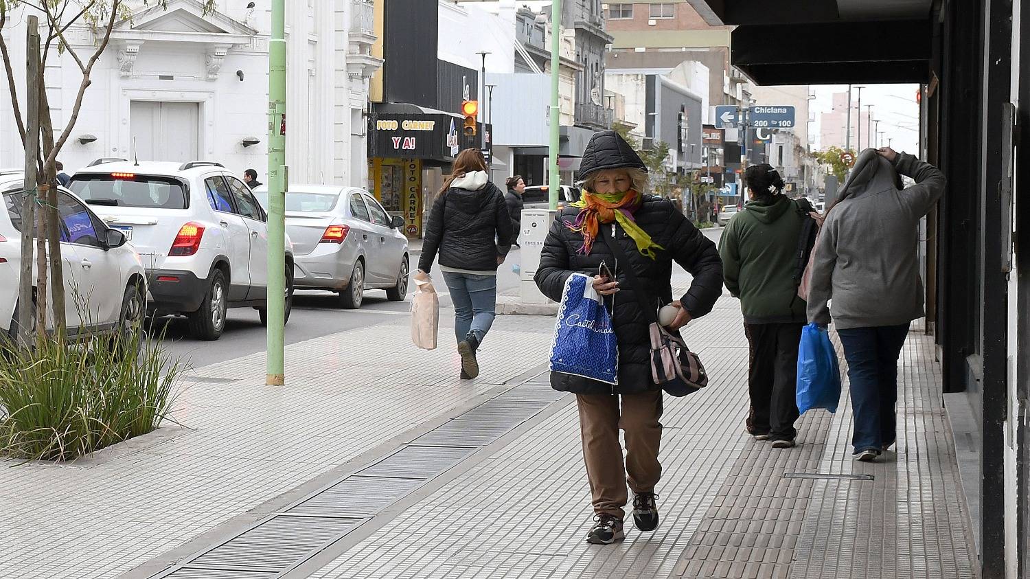 Una jornada fría y ventosa: cómo será el martes en Bahía Blanca