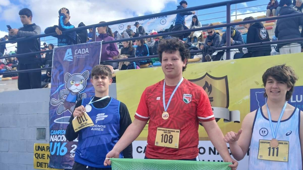 El bahiense Santino Ascorti se colgó la medalla de plata en el Nacional U16