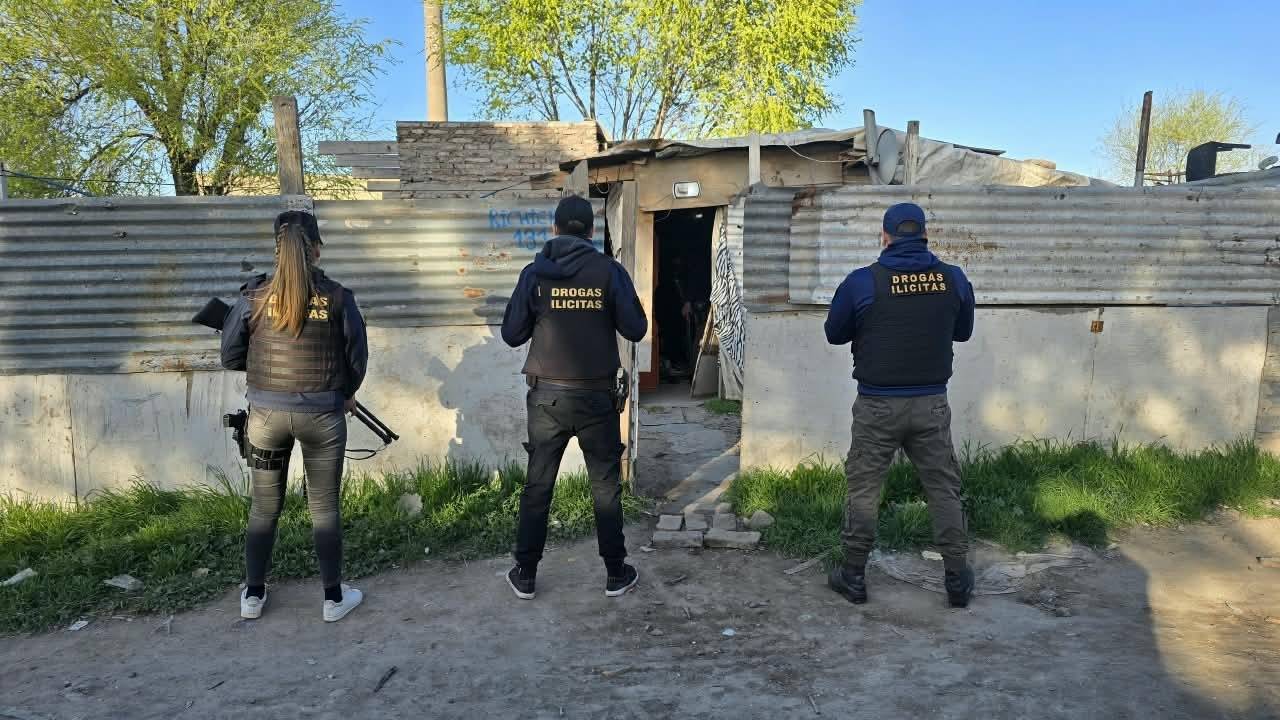 Drogas: ordenaron la detención de una mujer descubierta por las cámaras del CeUM