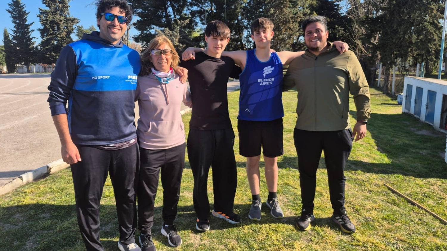 Santino y Marcos, dos jóvenes lanzadores que hacen crecer al atletismo bahiense