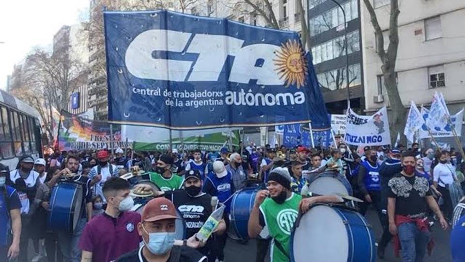 Las CTA impugnan la nueva fijación del salario mínimo y exigen retomar la negociación