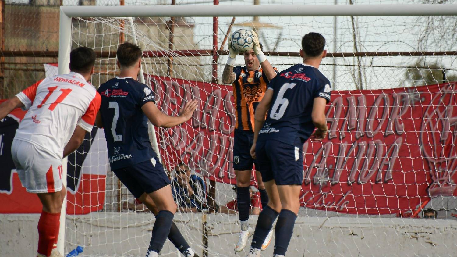Federal Amateur: Huracán se presenta en Pigüé con la obligación de traerse algo
