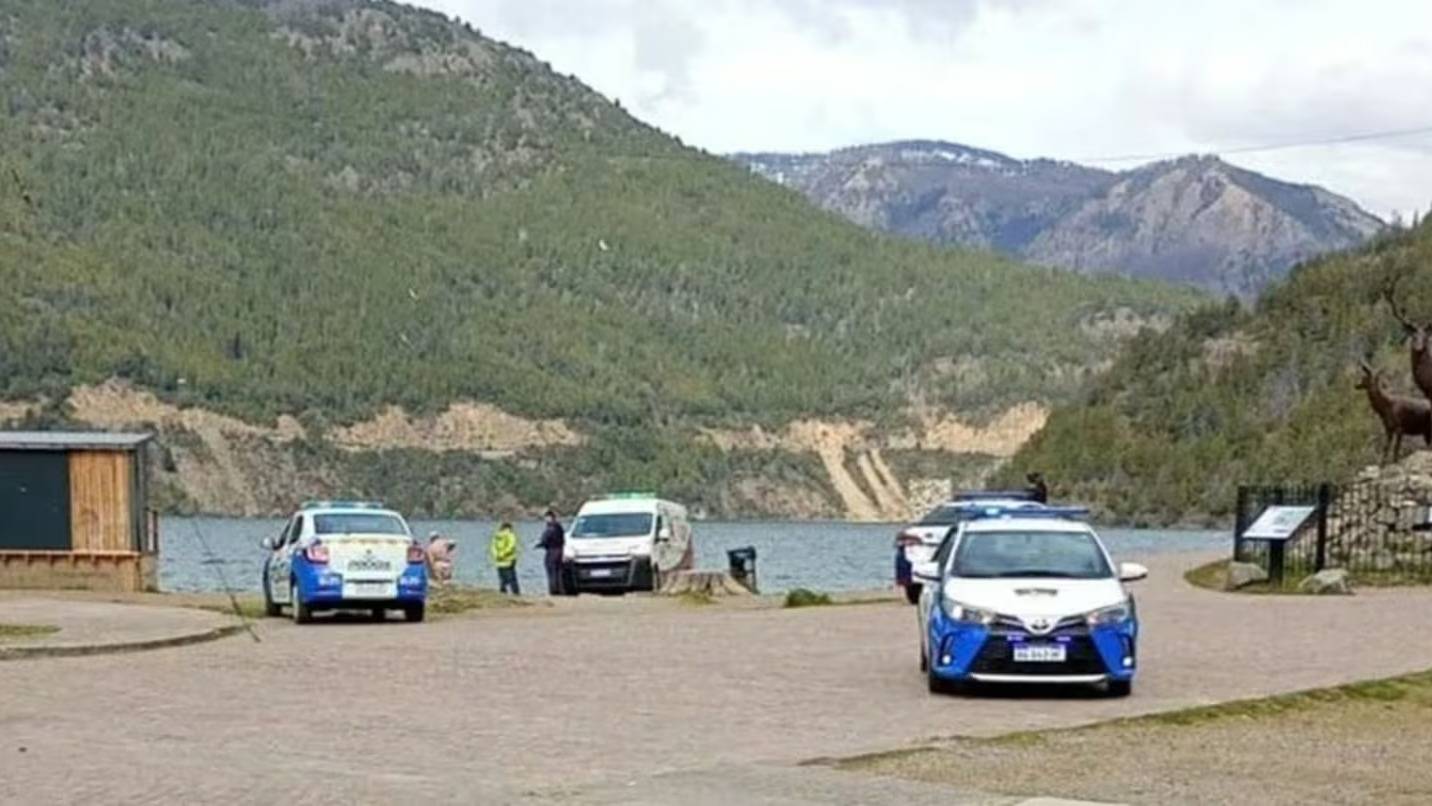 Una mujer de 76 años se metió a nadar en un lago de Neuquén y murió