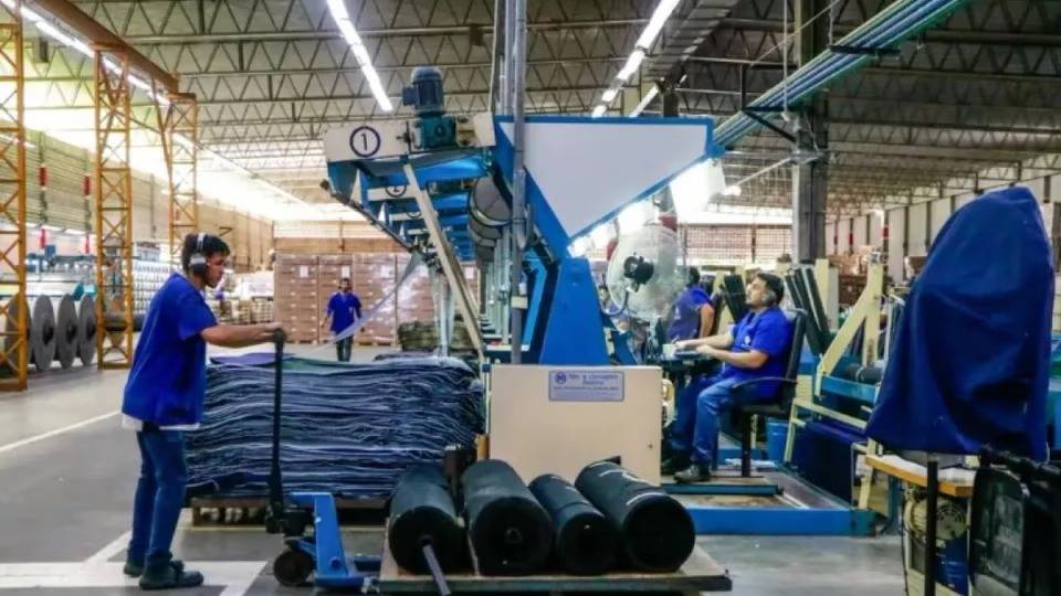 Caída o estabilidad: qué esperan de la producción, el empleo y las ventas en la industria y el comercio
