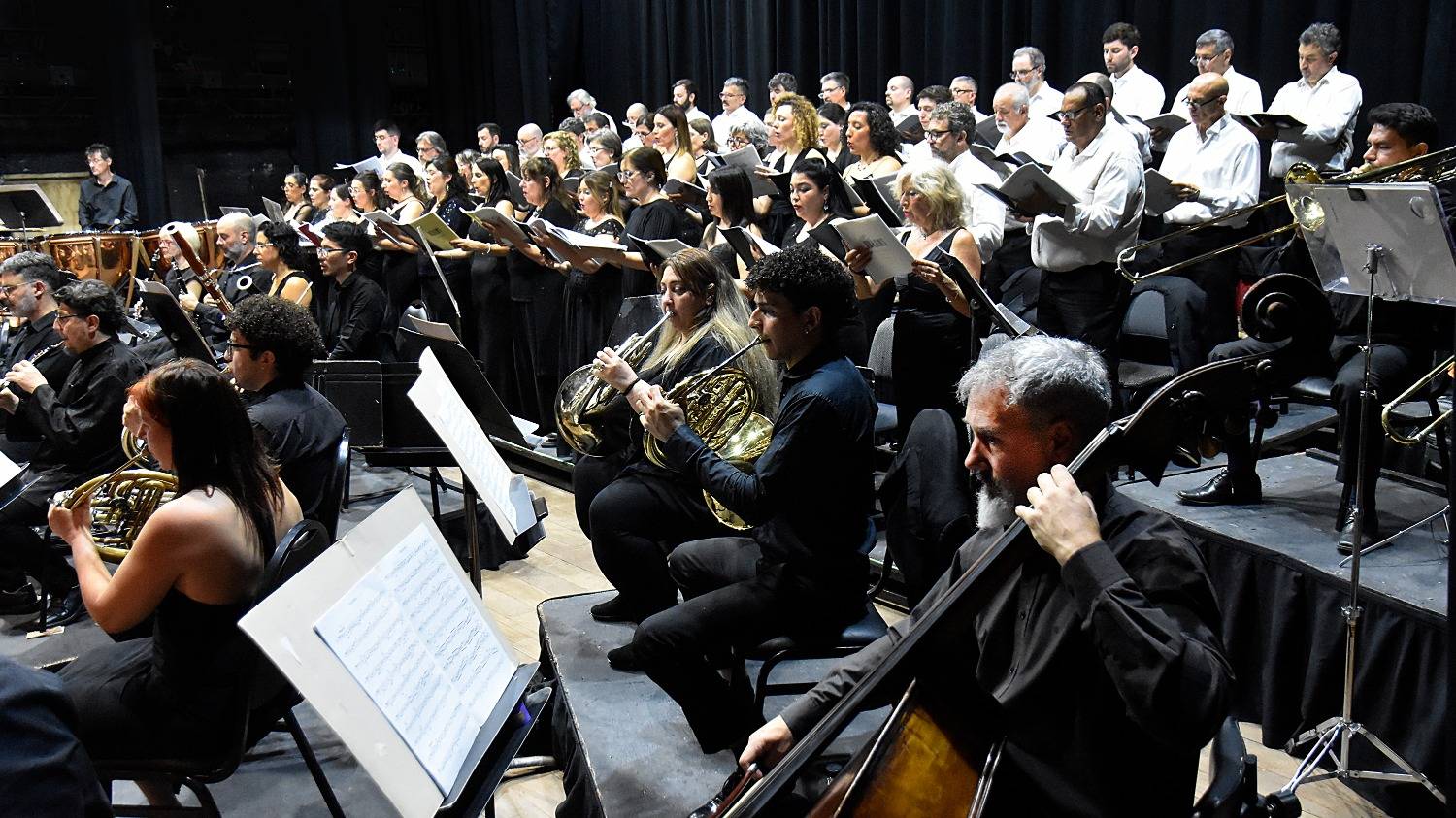 La Sinfónica y el Coro Estable, con obras de Ravel, Debussy y Fauré