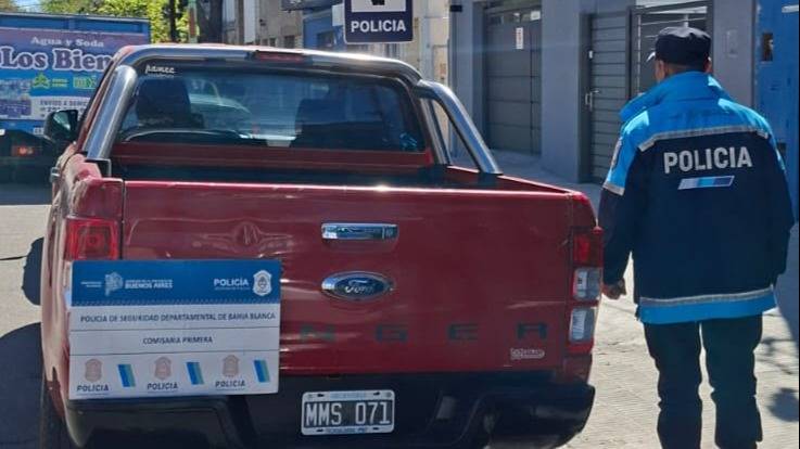 Clausuran un taller clandestino y recuperan una camioneta robada durante un operativo policial