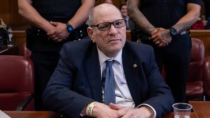 El cineasta Harvey Weinstein fue condenado a 15 años de prisión por abuso sexual