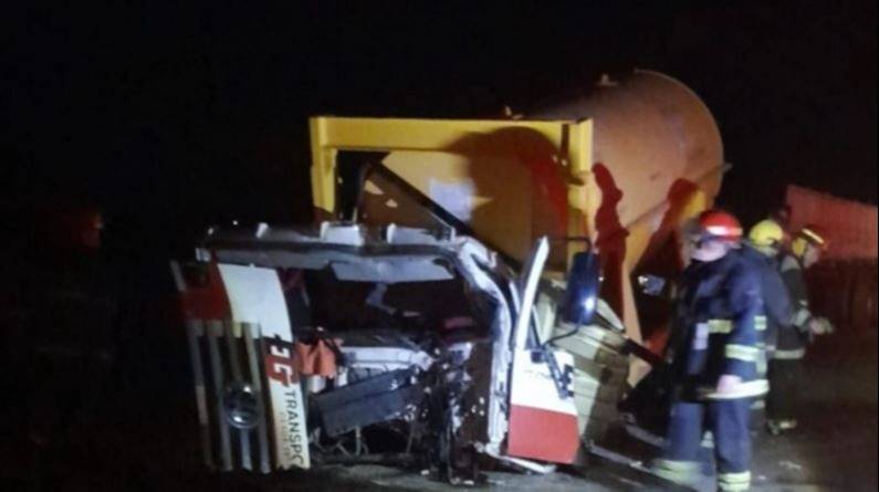 Dos camioneros de la misma empresa de Bahía chocaron cerca de Olavarría