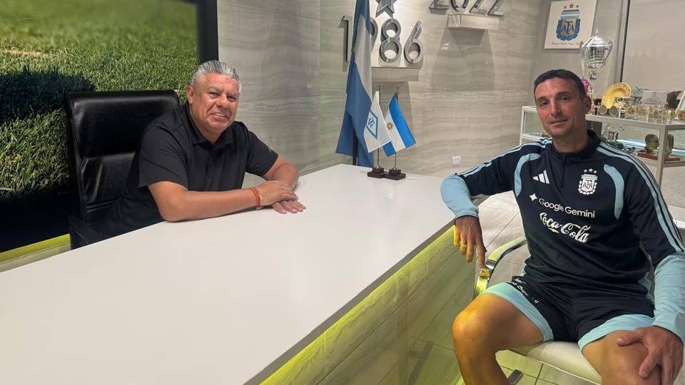 Scaloni comenzó a negociar con Tapia para renovar su vínculo en la Selección argentina