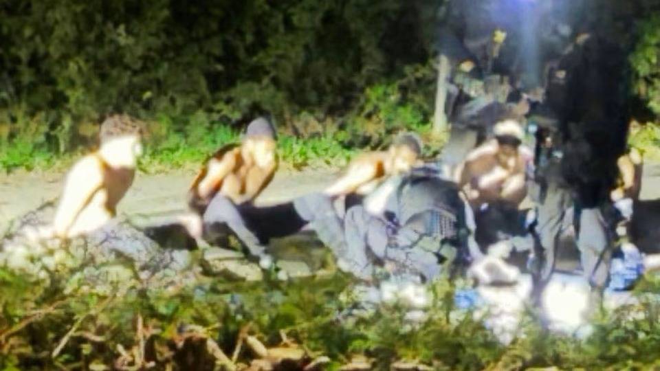Detuvieron a cinco personas acusadas de planear un ataque en una base británica usada por EE.UU.