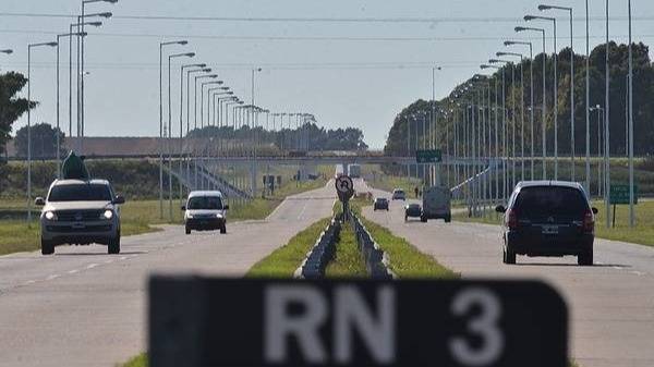 Corte total en la ruta 3 por el trasvase de carga de un camión con gas propano