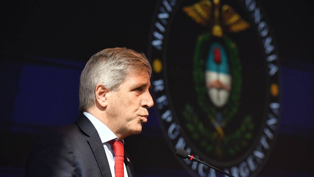 Luis Caputo: “Kicillof es el anticristo y el kirchnerismo es el infierno, así está visto”