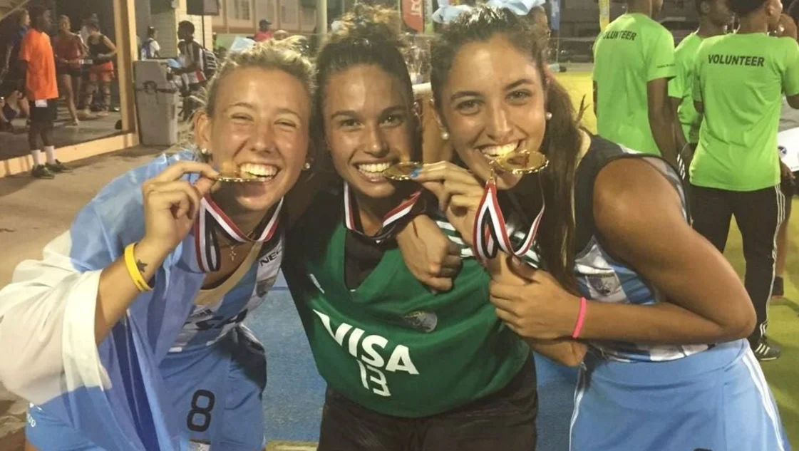 Hockey: 2 bahienses y una montehermoseña jugarán el Mundial con Las Leoncitas