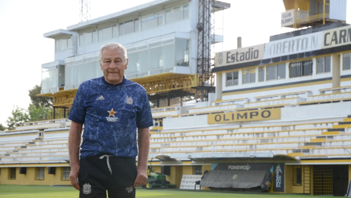 Juan Carlos Rullan: “Tengo 78 años, pero todavía sigo jugando al fútbol” Juan Carlos Rullan: “Tengo 78 años, pero todavía sigo jugando al fútbol”