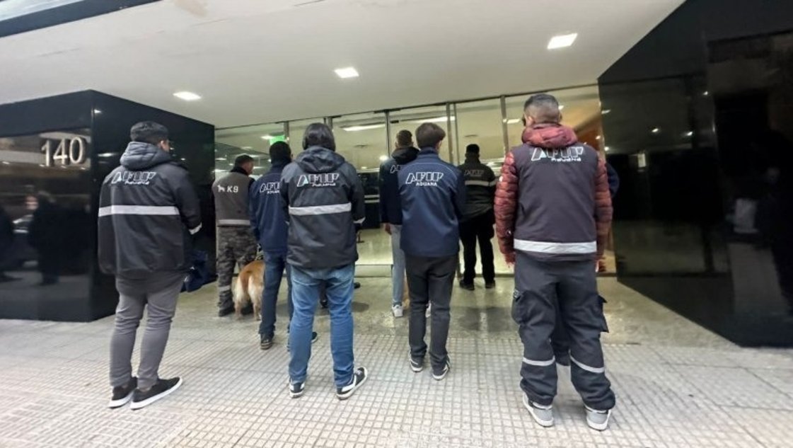 Aseguran haber desbaratado a "la mayor cueva de la City porteña” Aseguran haber desbaratado a "la mayor cueva de la City porteña”