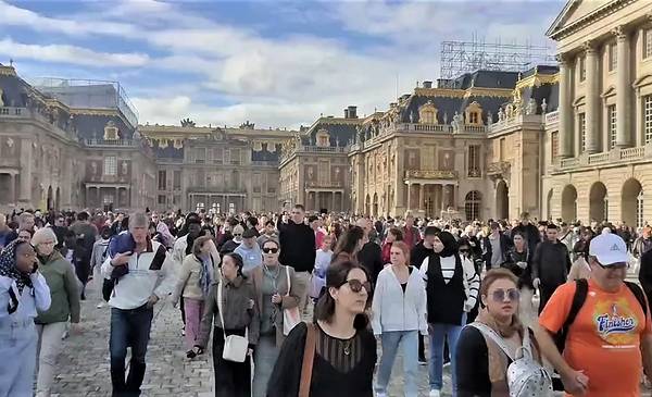 Evacuaron el Palacio de Versalles por una amenaza de bomba - La Nueva