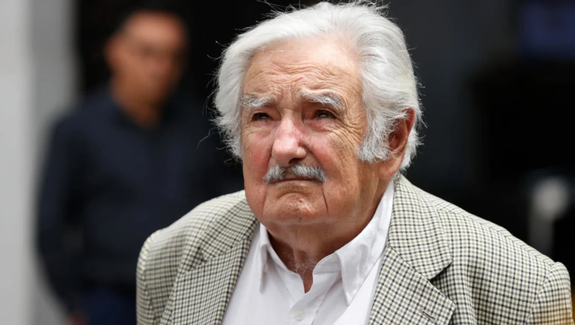 Pepe Mujica volvió a apuntar contra Milei: "Es una bomba de tiempo" Pepe Mujica volvió a apuntar contra Milei: "Es una bomba de tiempo"