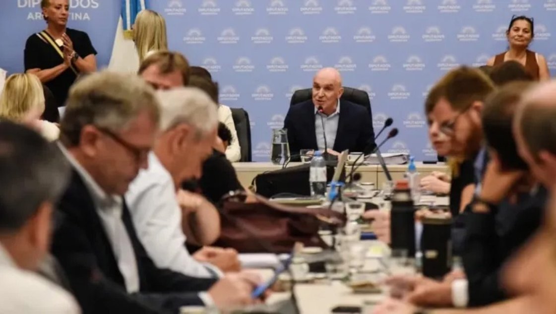 En vivo: con la exposición de dos funcionarios de Caputo, Diputados debate el Presupuesto 2025 En vivo: con la exposición de dos funcionarios de Caputo, Diputados debate el Presupuesto 2025