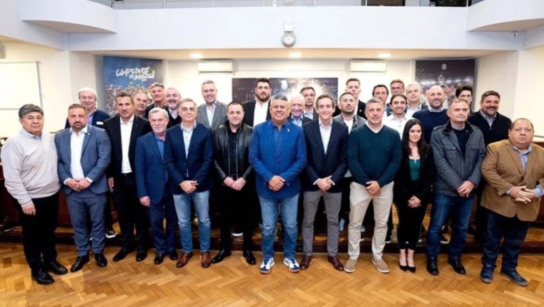 El Gobierno analiza desconocer la asamblea de la AFA y el Banco Central prepara una investigación El Gobierno analiza desconocer la asamblea de la AFA y el Banco Central prepara una investigación