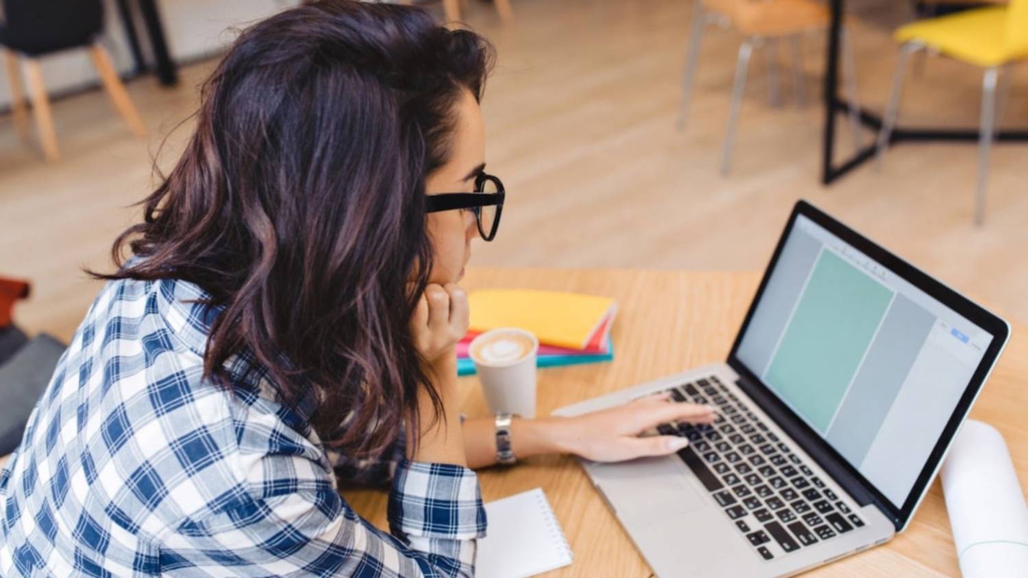 Para corregir y resumir: cómo la IA ya es una aliada para estudiantes y docentes