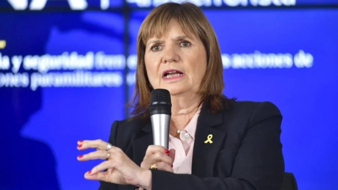 Escoltada por Alejandra Monteoliva, Bullrich anunció el Plan Paraná para el control de la hidrovía