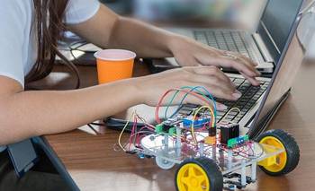 Se inscribe para un curso gratuito de robótica