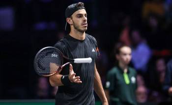 Cerúndolo no pudo ante Sinner y se despidió del Masters 1000 de París