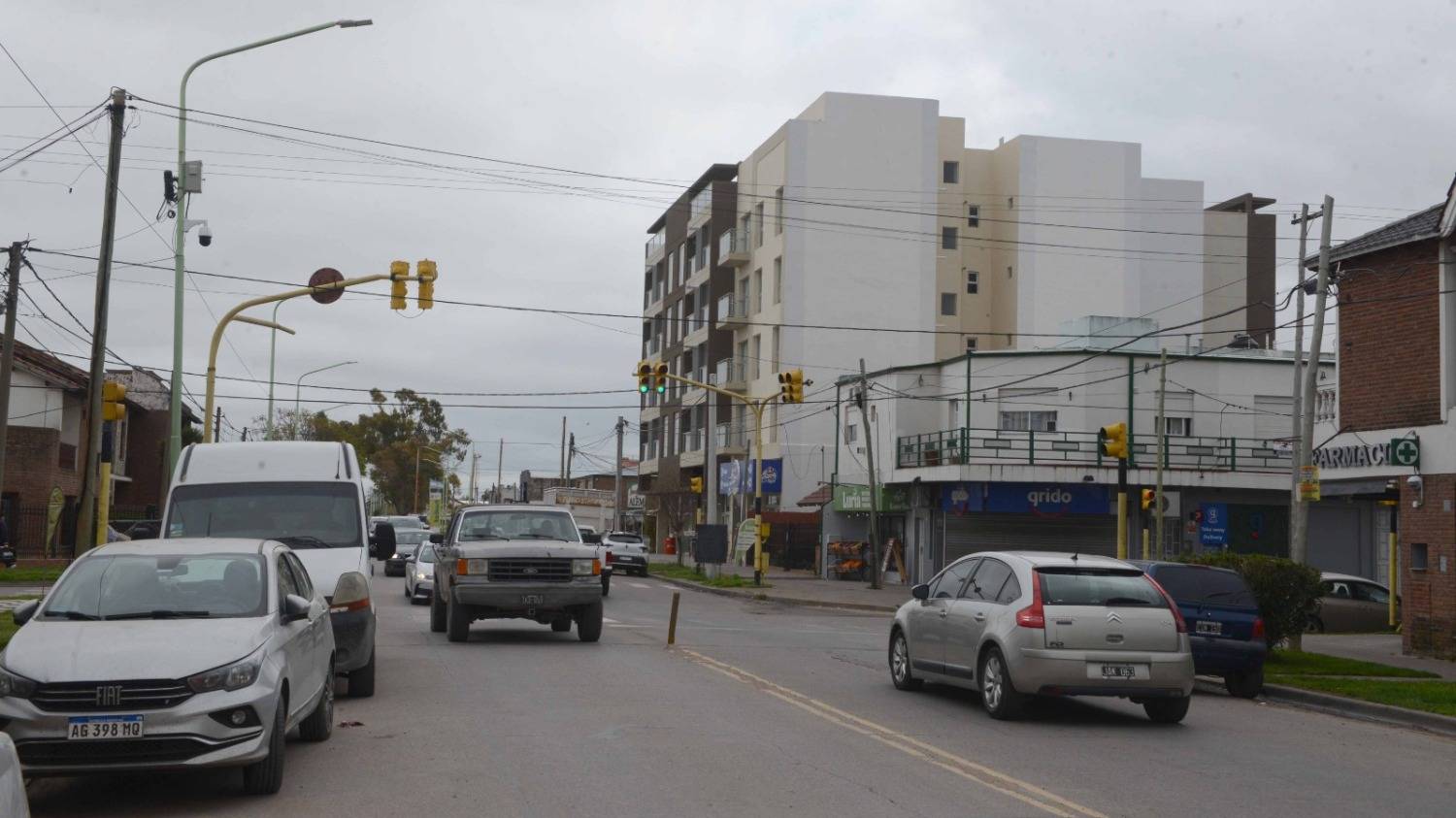 Avenida Alem al 2000: cuatro cuadras que se consolidan como un nuevo sector comercial