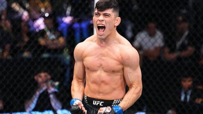Kevin Vallejos peleará contra el excampeón de UFC Aljamain Sterling para acercarse al título