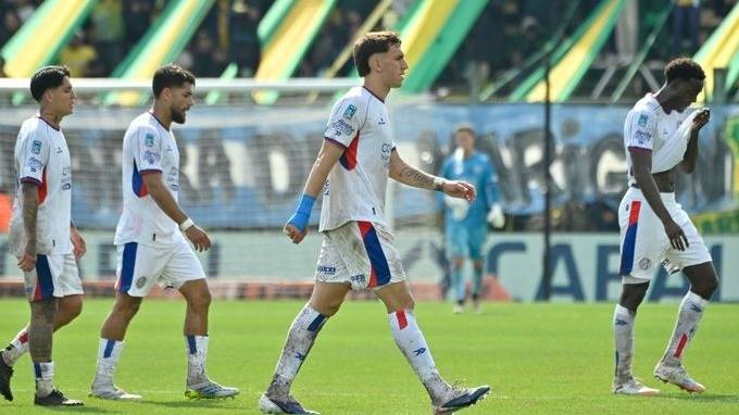 Defensa y Justicia goleó y complicó más a San Lorenzo en el Torneo Clausura