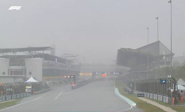 Vivo: se encuentra demorado por lluvia el inicio del Gran Premio de Baréin