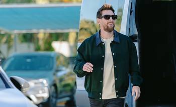 Bienvenido, capitán: Messi llegó al predio para preparar su último partido en la Selección