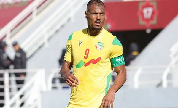 Steve Mounié acusó a los futbolistas de Argentina