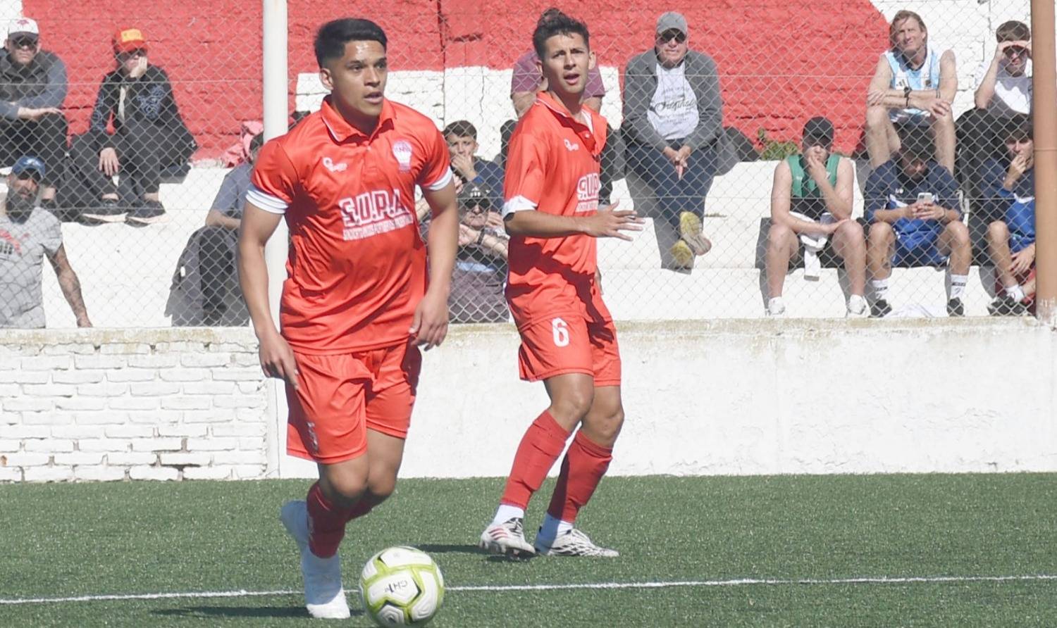 Cumplió años, no llevó torta y los referentes de Huracán le dieron hasta mañana: “Masas o sandwichitos”