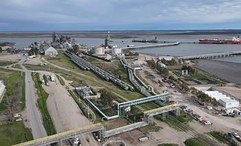El Puerto avanza con obras para modernizar sus muelles y la operación de cargas líquidas