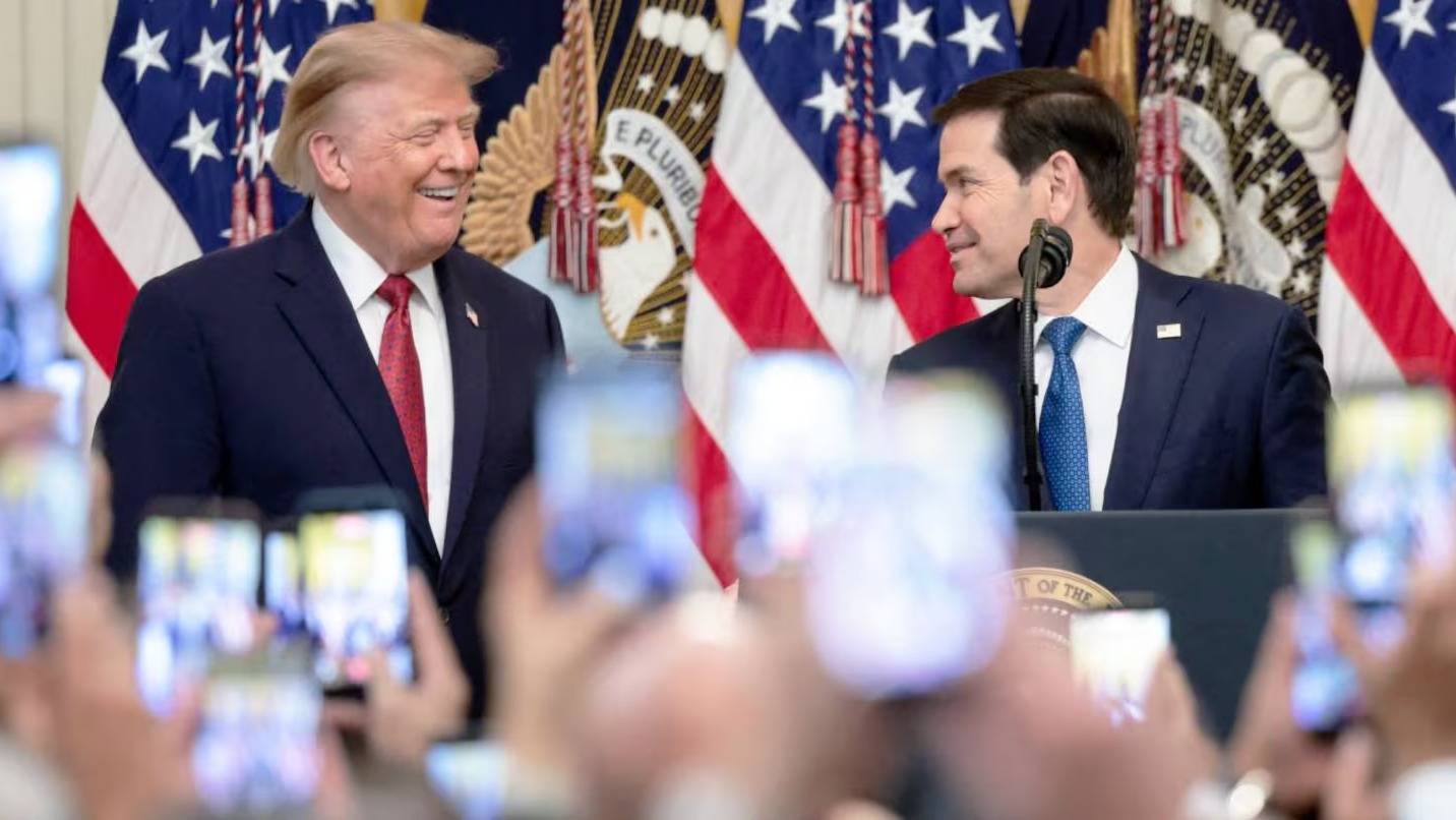 Senadores demócratas acusaron a Trump de interferir en las elecciones de Brasil 