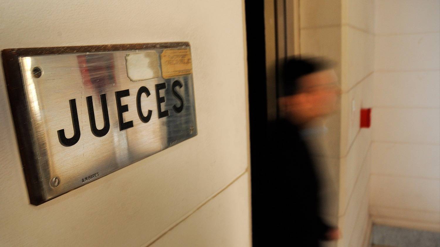 Condenaron a 27 años de cárcel a un hombre que abusó de dos nenas