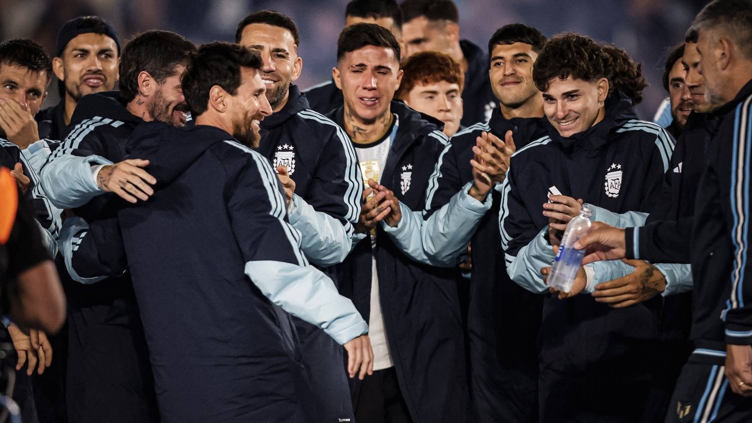 "Jugamos con angustia, lo amo con todo mi corazón", contó un jugador de la Selección tras despedir a Messi