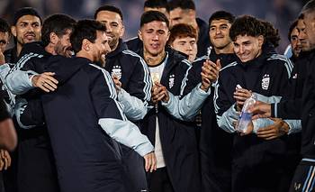 "Jugamos con angustia, lo amo con todo mi corazón", contó un jugador de la Selección tras despedir a Messi