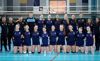 Vóleibol: con la bahiense Abril Faiazzo, Las Panteritas debutaron ganando en el Sudamericano U-19