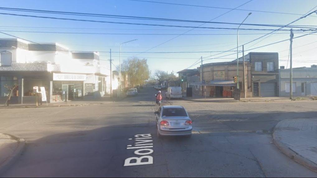 Choque entre dos motos en barrio Noroeste: un herido fue trasladado en código rojo