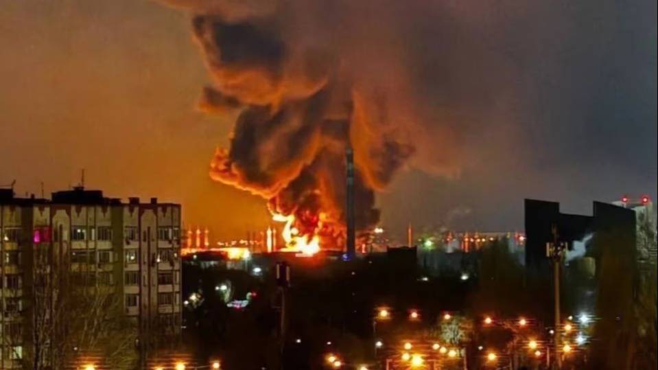 Ucrania bombardeó una terminal petrolera rusa tras el pacto energético entre Trump y Putin