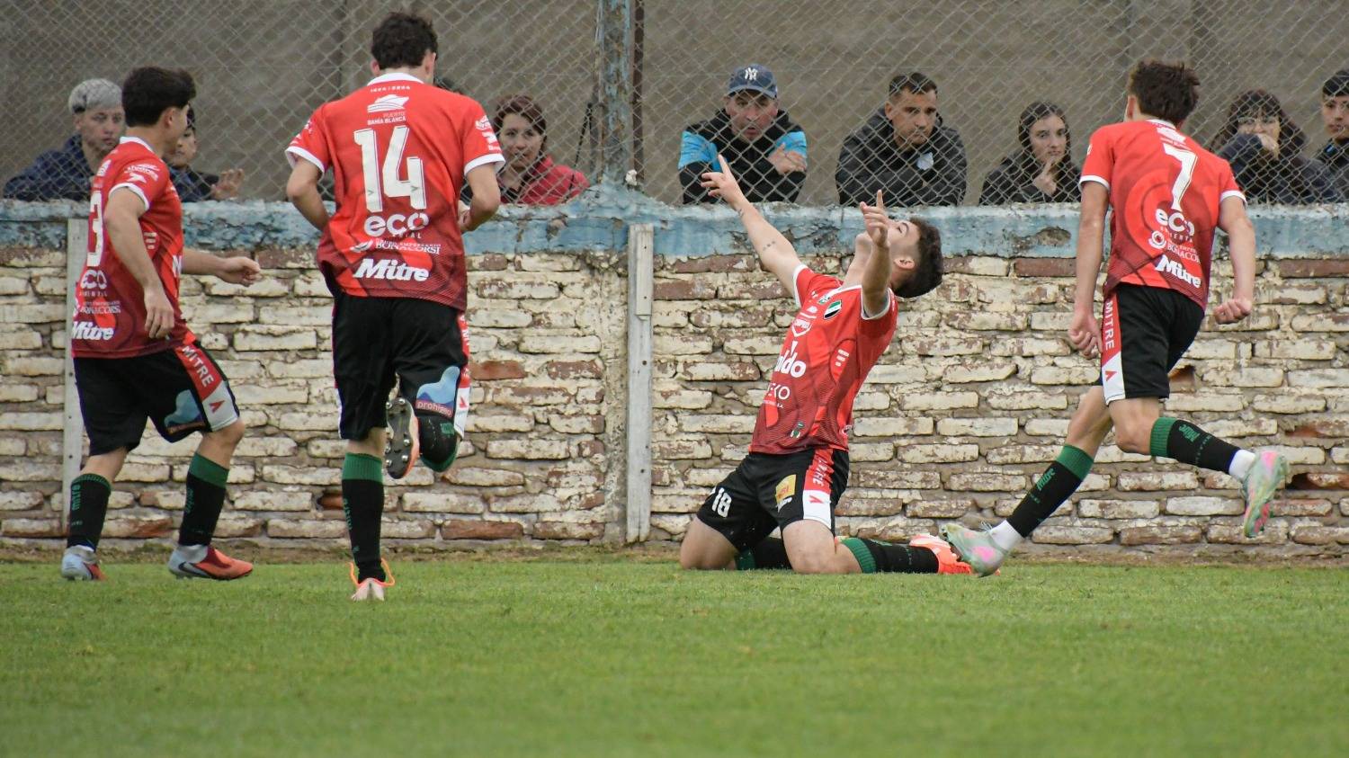 Claurura liguista: Libertad festejó sobre la hora y Villa Mitre se impuso en el Novoa